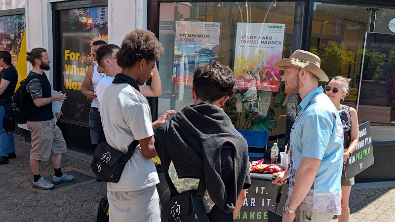 Conversation Between a Project 180 Volunteer and Members of the Public